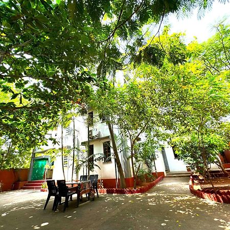 Hotel Du Palais - Auroville Beach 퐁디셰리 외부 사진