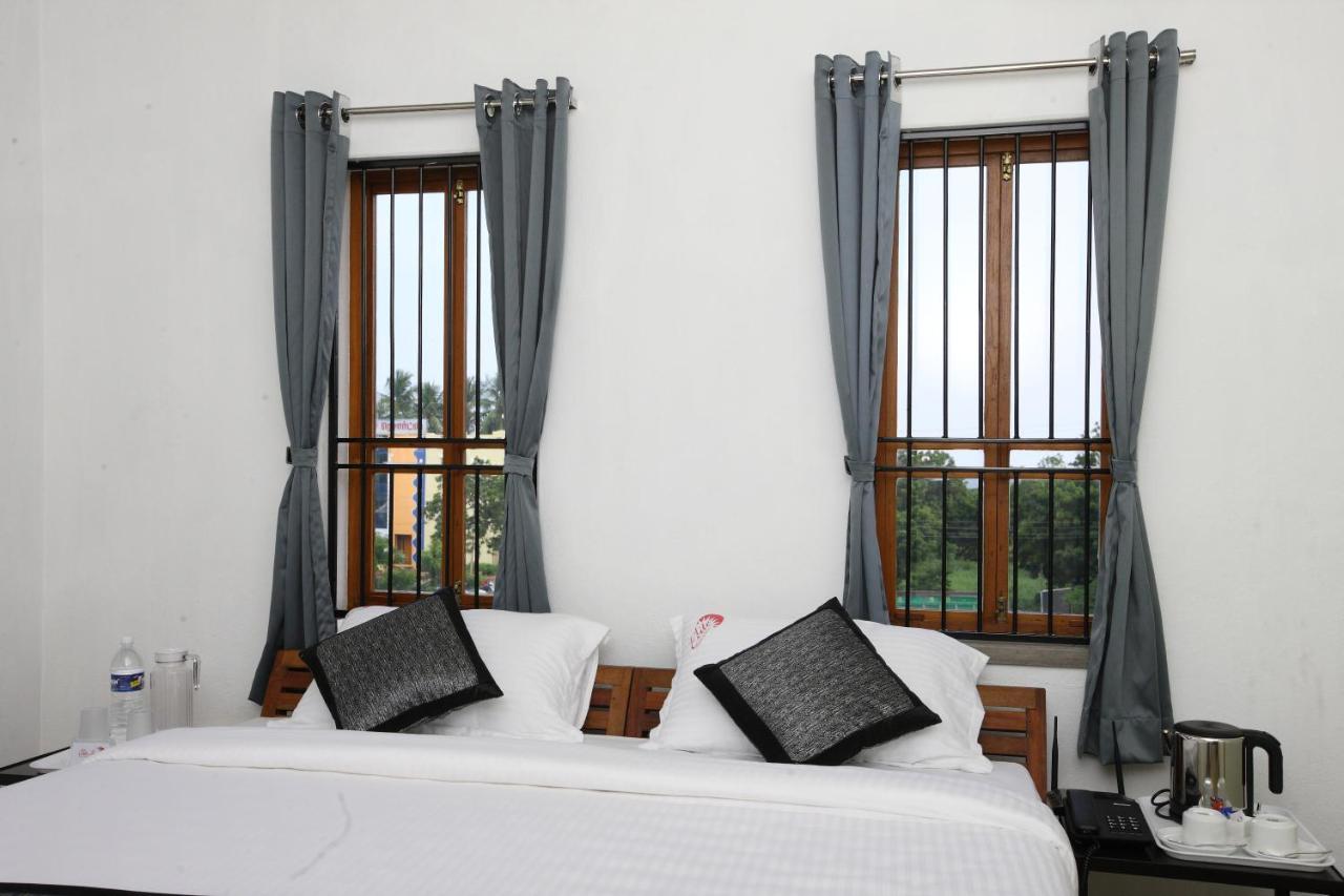 Hotel Du Palais - Auroville Beach 퐁디셰리 외부 사진