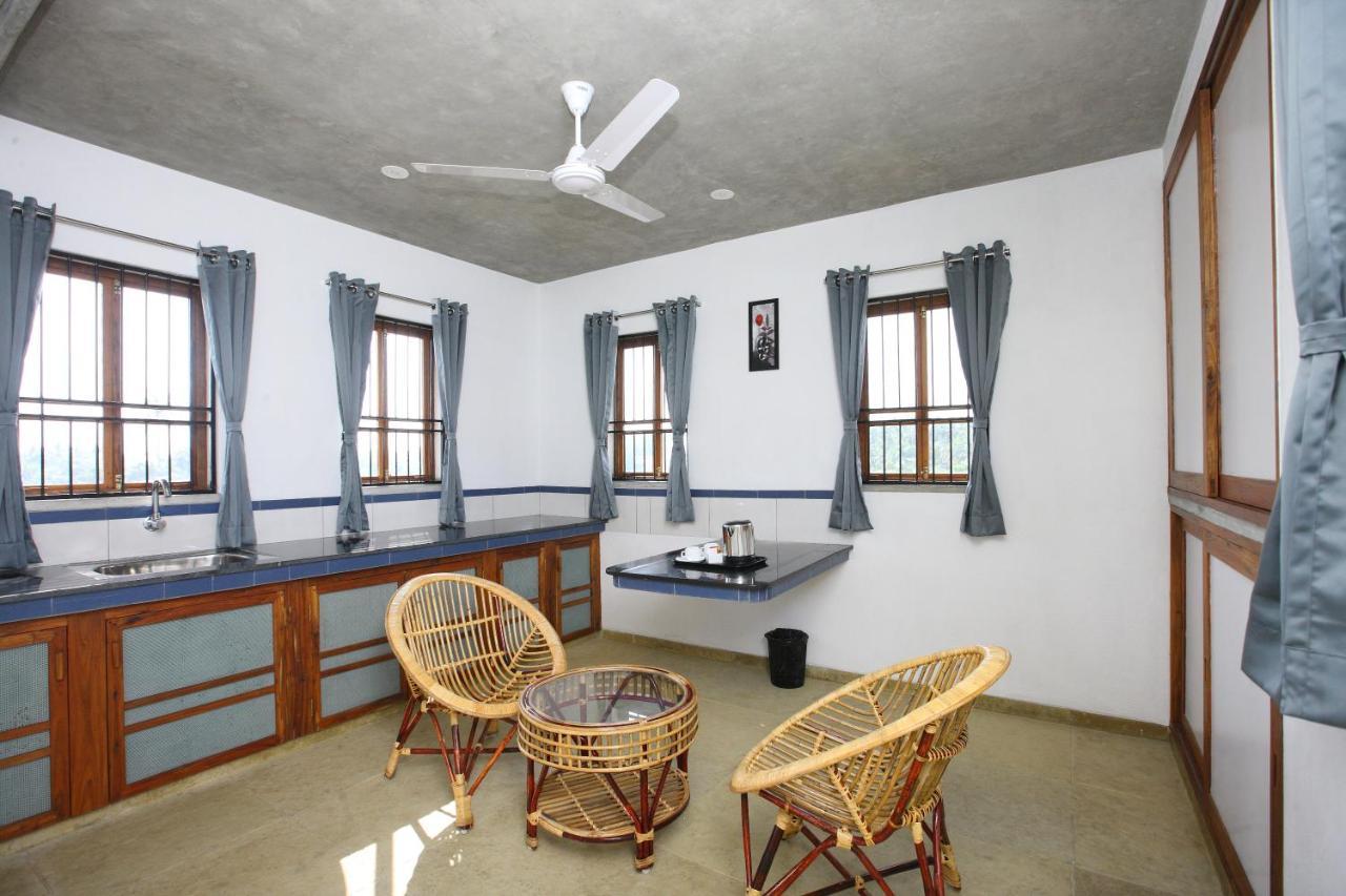 Hotel Du Palais - Auroville Beach 퐁디셰리 외부 사진