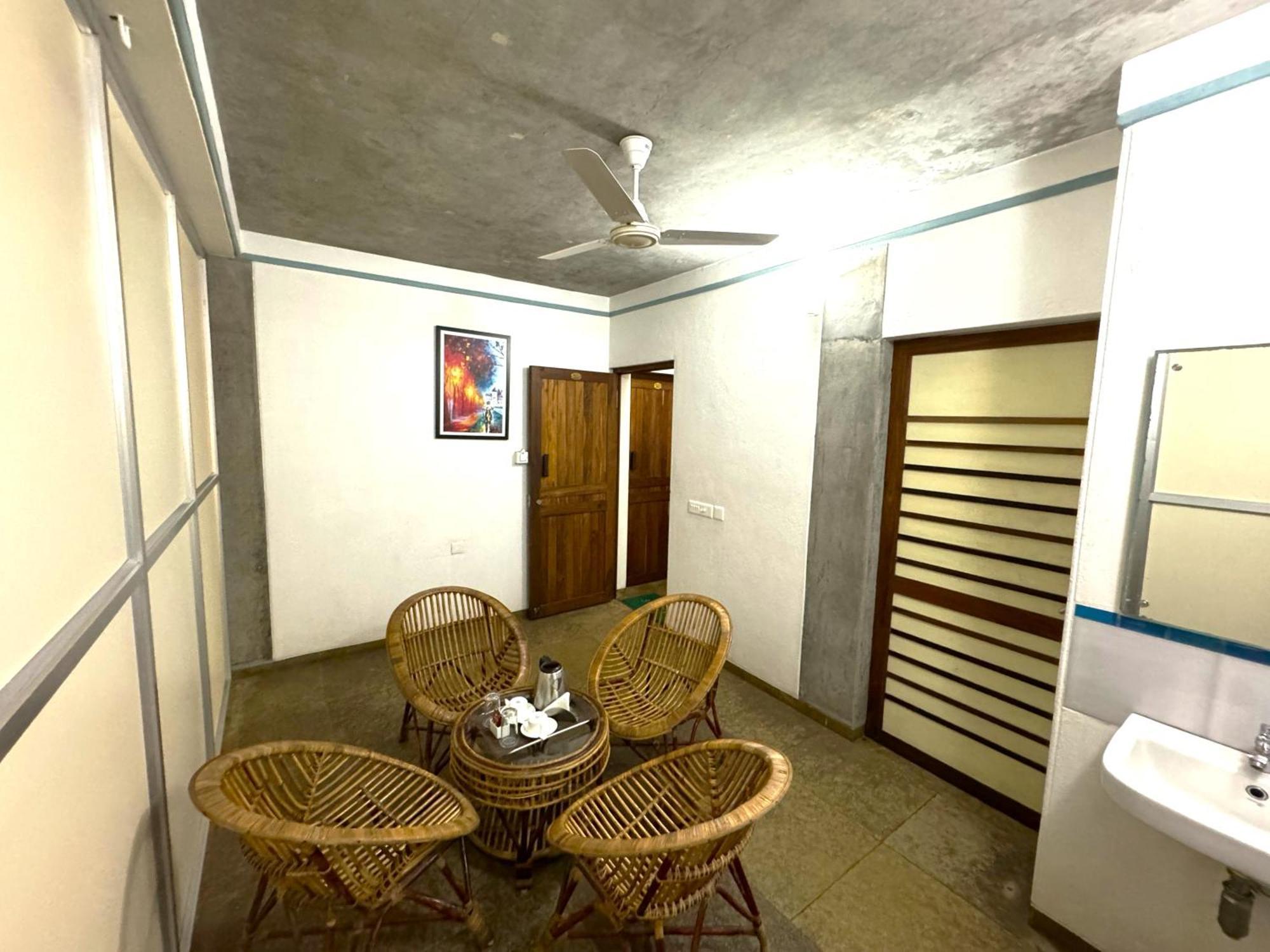 Hotel Du Palais - Auroville Beach 퐁디셰리 외부 사진