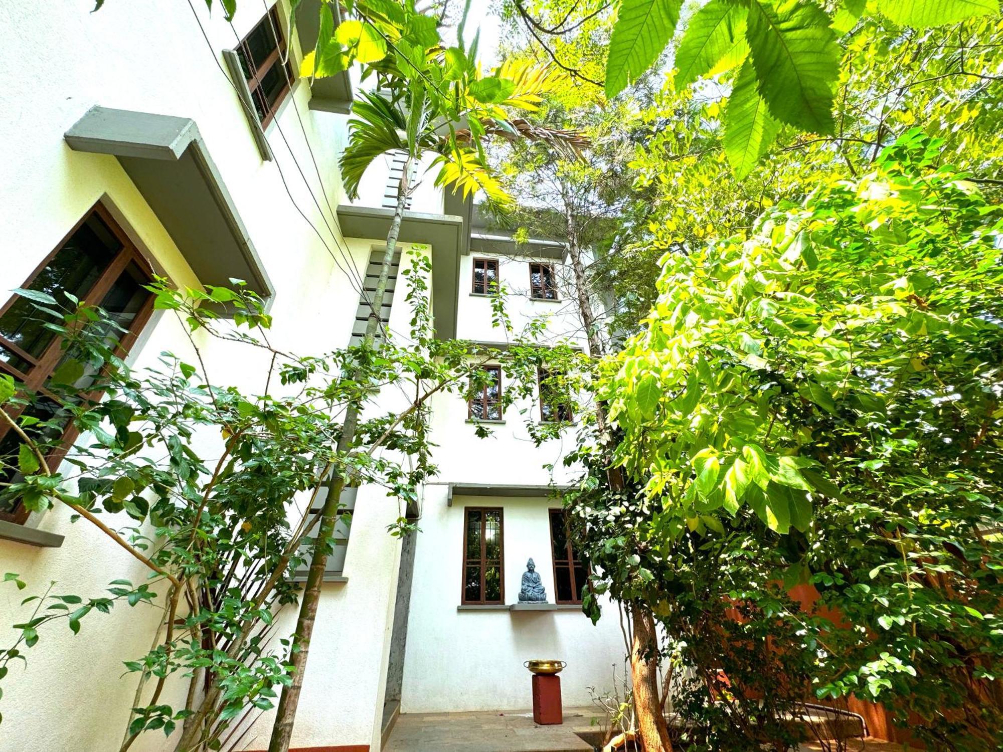 Hotel Du Palais - Auroville Beach 퐁디셰리 외부 사진