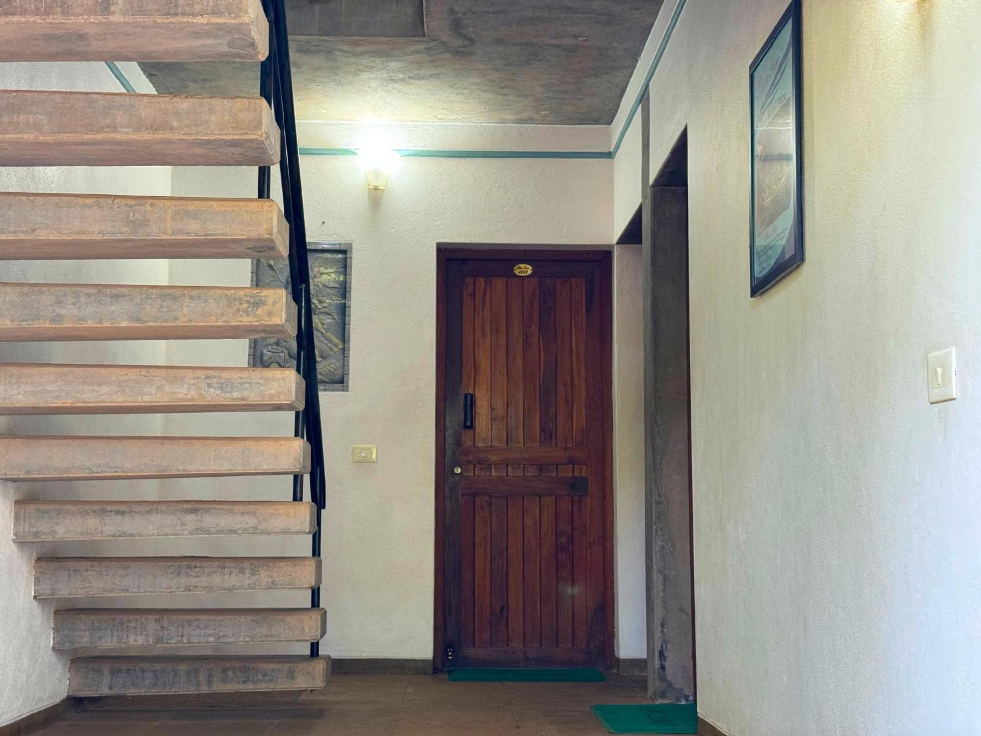 Hotel Du Palais - Auroville Beach 퐁디셰리 외부 사진